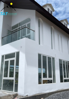 Cửa nhôm kính toàn bộ nhà