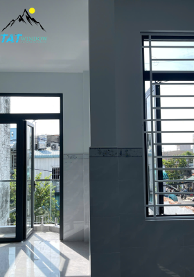 Thi công nhôm kính cho nhà chị Mai Tại Hóc Môn
